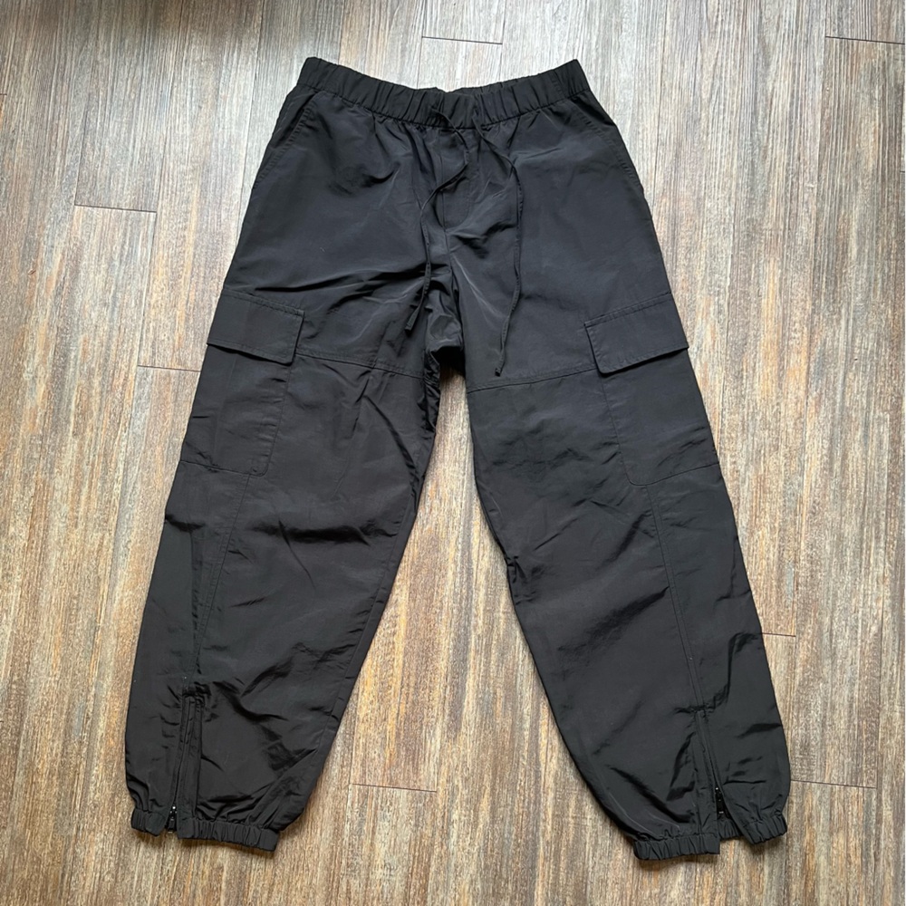 Zara Nylon Parachute Cargo Pants in Black Size Small